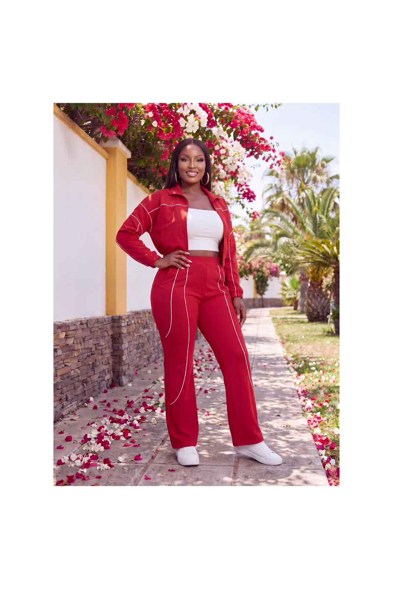 The On-the-Go Piped Two-Piece Set